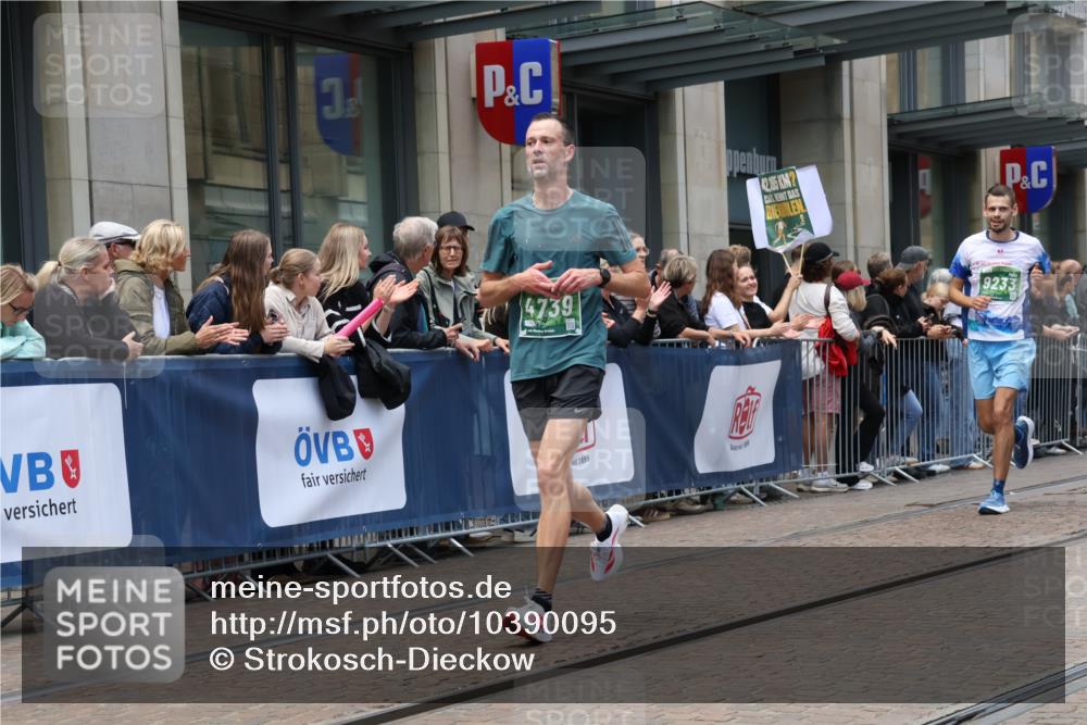 13.09.2026 - 21. swb-Marathon Bremen Strokosch-Dieckow http://msf.ph/oto/10390095 13.09.2026 13:01:41 Ziel 1614, 1667, 4696, 4739, 5601, 9233, 1614, 4118, 5369, 5996, 7950, 9137, 13063, 13168 meine-sportfotos.de