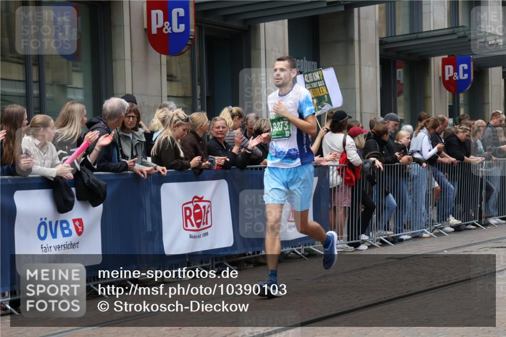 13.09.2026 - 21. swb-Marathon Bremen Strokosch-Dieckow http://msf.ph/oto/10390103 13.09.2026 13:01:42 Ziel 1667, 4696, 4739, 5601, 9233, 1614, 4118, 5369, 5996, 7950, 9137, 13063, 13168 meine-sportfotos.de