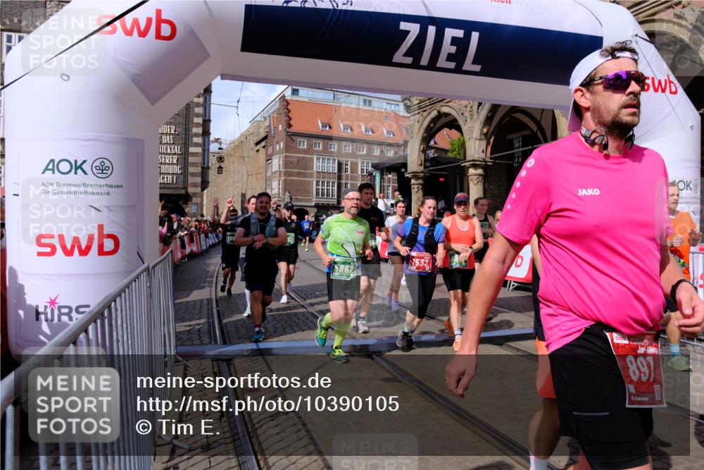 13.09.2026 - 21. swb-Marathon Bremen Tim E. http://msf.ph/oto/10390105 13.09.2026 13:33:46 Ziel 831, 930, 1124, 2960, 2980, 3562, 4052, 4219, 4243, 4492, 4536, 4543, 4565, 5040, 5560, 5660, 5726, 5861, 5862, 5914, 6256, 6421, 6538, 6597, 6614, 6777, 6844, 6882, 6915, 6997, 7145, 7421, 7523, 7789, 7863, 8093, 8177, 8501, 8599, 8602, 8691, 9206, 9508, 9616, 9856, 9883, 10114, 13078, 13084 meine-sportfotos.de