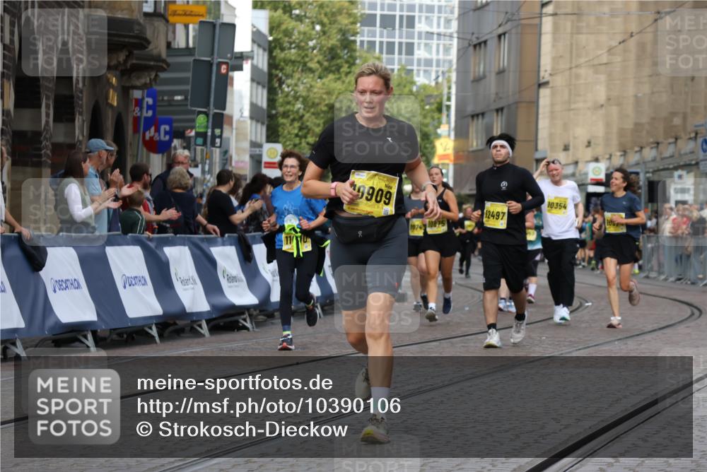 13.09.2026 - 21. swb-Marathon Bremen Strokosch-Dieckow http://msf.ph/oto/10390106 13.09.2026 11:12:37 Ziel 10213, 10406, 10414, 11052, 11633, 11716, 12012, 12327, 10354, 10483, 10743, 11657, 12234, 12423 meine-sportfotos.de