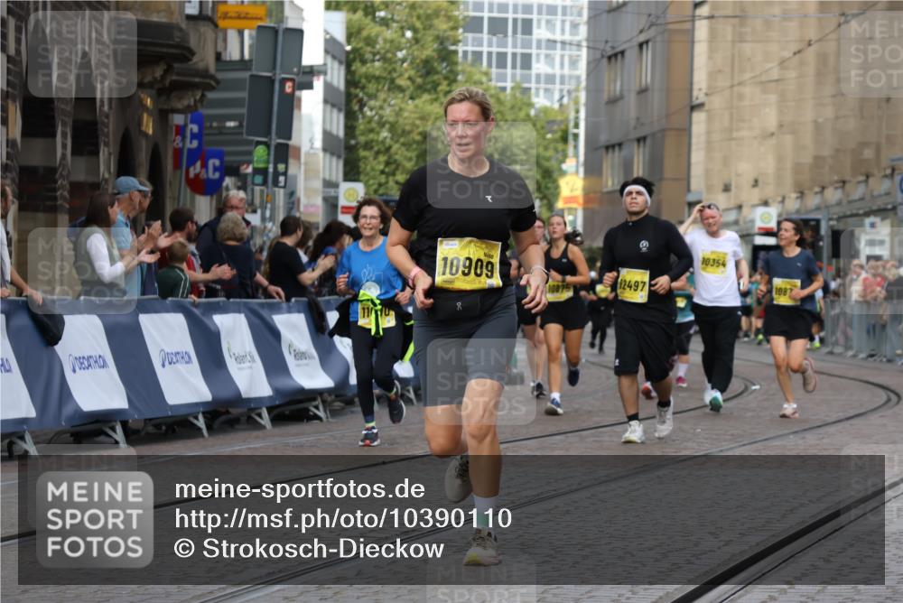 13.09.2026 - 21. swb-Marathon Bremen Strokosch-Dieckow http://msf.ph/oto/10390110 13.09.2026 11:12:37 Ziel 10213, 10406, 10414, 11052, 11633, 11716, 12012, 12327, 10354, 10483, 10743, 11657, 12234, 12423 meine-sportfotos.de