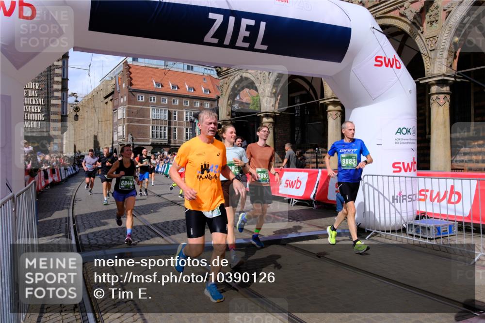 13.09.2026 - 21. swb-Marathon Bremen Tim E. http://msf.ph/oto/10390126 13.09.2026 13:33:52 Ziel 930, 2405, 2872, 2960, 3201, 3562, 3761, 4052, 4219, 4490, 4543, 5560, 5660, 5726, 5861, 5862, 6256, 6421, 6538, 6597, 6808, 6844, 6882, 6997, 7126, 7523, 7633, 7652, 7832, 7863, 8093, 8177, 8501, 8599, 8602, 8691, 9206, 9390, 9508, 9883, 10114, 13078 meine-sportfotos.de