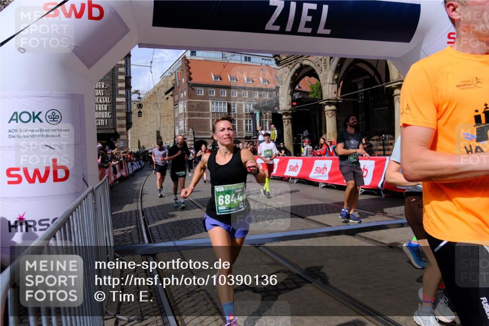 13.09.2026 - 21. swb-Marathon Bremen Tim E. http://msf.ph/oto/10390136 13.09.2026 13:33:53 Ziel 930, 2405, 2872, 2960, 3201, 3562, 3761, 4052, 4219, 4490, 4543, 5560, 5660, 5726, 6256, 6538, 6597, 6808, 6844, 6882, 6997, 7126, 7523, 7633, 7652, 7832, 7863, 8093, 8177, 8501, 8599, 8602, 8691, 9206, 9390, 9508, 9883, 10114, 13078 meine-sportfotos.de