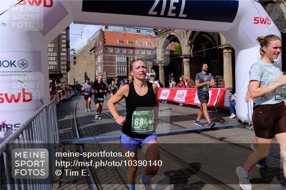 13.09.2026 - 21. swb-Marathon Bremen Tim E. http://msf.ph/oto/10390140 13.09.2026 13:33:53 Ziel 930, 2405, 2872, 2960, 3201, 3562, 3761, 4052, 4219, 4490, 4543, 5560, 5660, 5726, 6256, 6538, 6597, 6808, 6844, 6882, 6997, 7126, 7523, 7633, 7652, 7832, 7863, 8093, 8177, 8501, 8599, 8602, 8691, 9206, 9390, 9508, 9883, 10114, 13078 meine-sportfotos.de