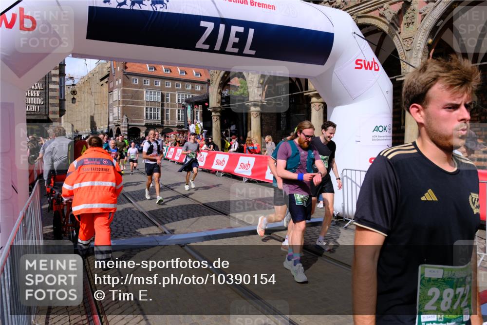 13.09.2026 - 21. swb-Marathon Bremen Tim E. http://msf.ph/oto/10390154 13.09.2026 13:34:05 Ziel 930, 1656, 2405, 2727, 2872, 2960, 3201, 3389, 3522, 3761, 4490, 4554, 4658, 4874, 5063, 5156, 5513, 5587, 6151, 6508, 6538, 6808, 7126, 7354, 7633, 7652, 7832, 8512, 9068, 9128, 9342, 9344, 9390 meine-sportfotos.de