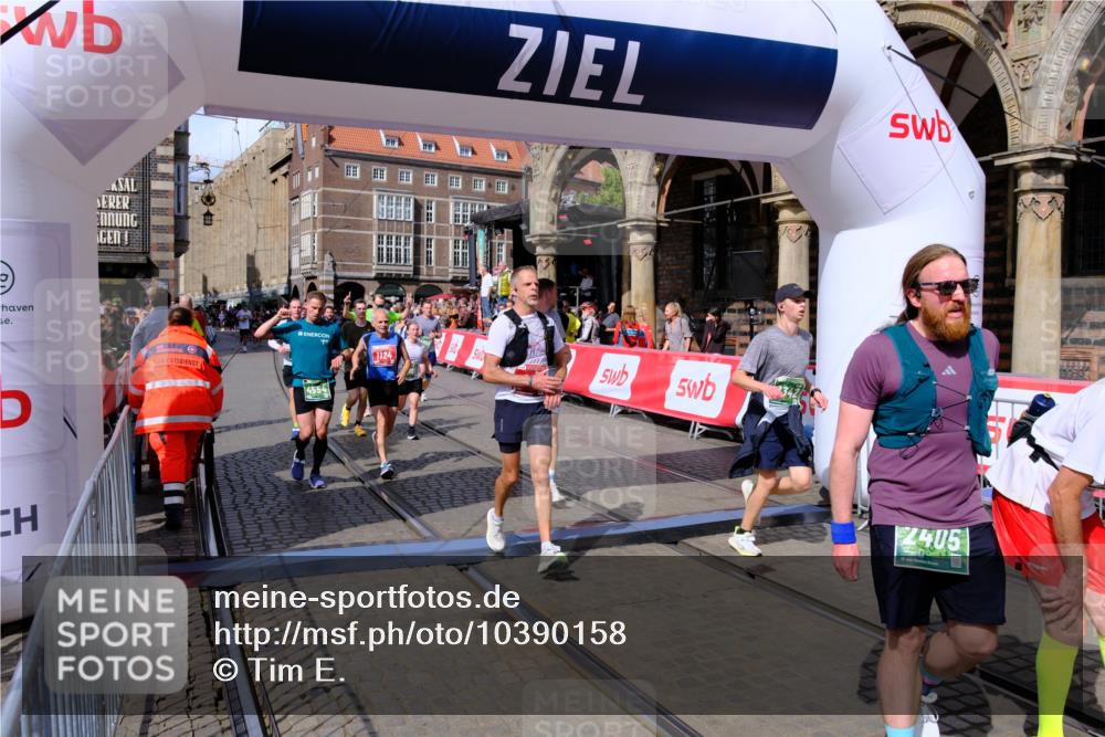 13.09.2026 - 21. swb-Marathon Bremen Tim E. http://msf.ph/oto/10390158 13.09.2026 13:34:07 Ziel 1656, 2405, 2727, 2872, 3201, 3389, 3522, 3761, 4490, 4554, 4658, 4874, 5063, 5156, 5513, 5563, 5587, 6151, 6508, 6623, 6808, 7126, 7354, 7431, 7633, 7652, 7832, 8025, 8512, 8641, 9068, 9128, 9342, 9344, 9390 meine-sportfotos.de