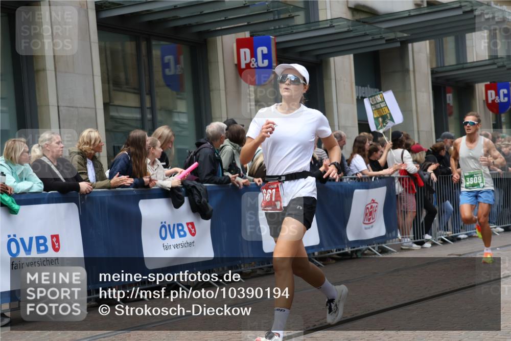 13.09.2026 - 21. swb-Marathon Bremen Strokosch-Dieckow http://msf.ph/oto/10390194 13.09.2026 13:02:18 Ziel 1795, 1850, 3609, 7841, 13237, 1667, 9583 meine-sportfotos.de