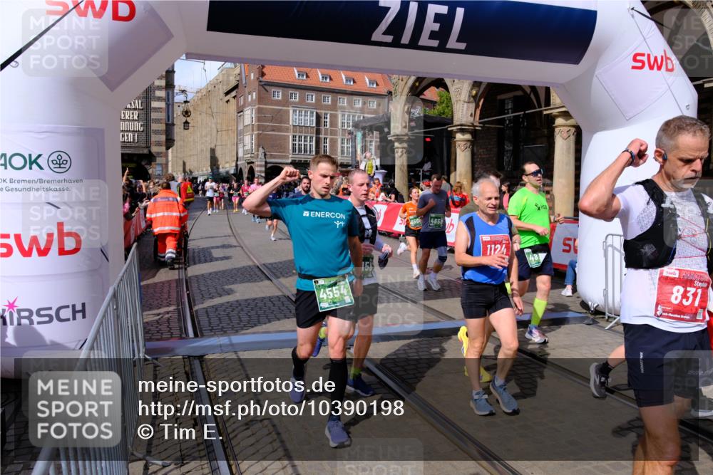 13.09.2026 - 21. swb-Marathon Bremen Tim E. http://msf.ph/oto/10390198 13.09.2026 13:34:09 Ziel 1656, 2405, 2727, 2872, 3389, 3522, 3761, 4490, 4554, 4613, 4658, 4874, 5063, 5156, 5513, 5563, 5587, 6151, 6508, 6509, 6623, 6808, 7047, 7126, 7354, 7431, 7832, 8025, 8512, 8641, 9068, 9128, 9342, 9344, 9390 meine-sportfotos.de