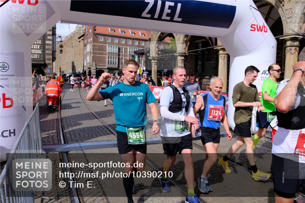 13.09.2026 - 21. swb-Marathon Bremen Tim E. http://msf.ph/oto/10390210 13.09.2026 13:34:10 Ziel 1656, 2405, 2727, 3389, 3522, 3761, 3790, 4490, 4554, 4613, 4658, 4874, 5063, 5156, 5341, 5513, 5563, 5587, 6151, 6508, 6509, 6623, 6808, 7047, 7126, 7303, 7354, 7431, 7832, 8025, 8512, 8641, 8910, 9068, 9128, 9342, 9344 meine-sportfotos.de
