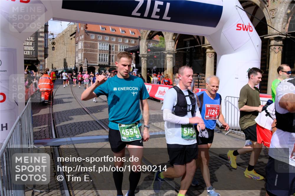 13.09.2026 - 21. swb-Marathon Bremen Tim E. http://msf.ph/oto/10390214 13.09.2026 13:34:10 Ziel 1656, 2405, 2727, 3389, 3522, 3761, 3790, 4490, 4554, 4613, 4658, 4874, 5063, 5156, 5341, 5513, 5563, 5587, 6151, 6508, 6509, 6623, 6808, 7047, 7126, 7303, 7354, 7431, 7832, 8025, 8512, 8641, 8910, 9068, 9128, 9342, 9344 meine-sportfotos.de