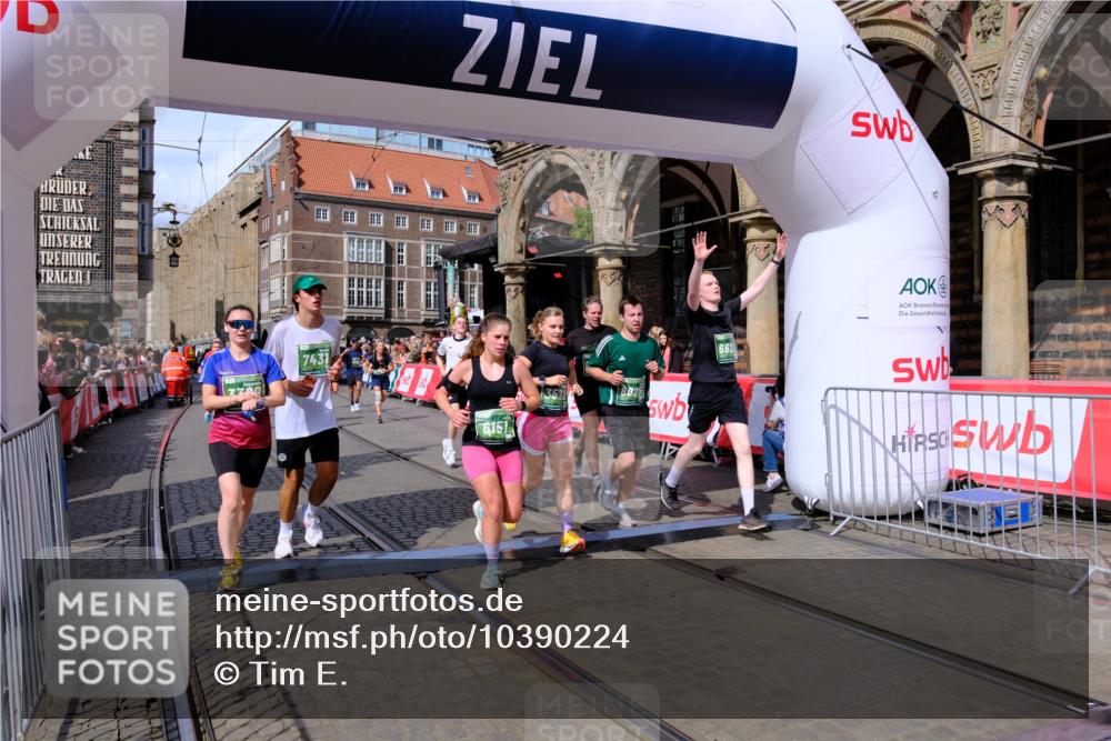 13.09.2026 - 21. swb-Marathon Bremen Tim E. http://msf.ph/oto/10390224 13.09.2026 13:34:18 Ziel 1364, 1656, 2355, 2727, 3162, 3389, 3522, 3790, 3984, 4613, 5341, 5513, 5563, 5587, 6090, 6151, 6509, 6623, 7047, 7303, 7354, 7431, 7897, 7988, 8025, 8512, 8641, 8910, 9344, 13118 meine-sportfotos.de