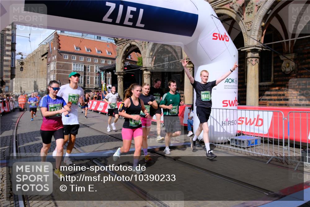 13.09.2026 - 21. swb-Marathon Bremen Tim E. http://msf.ph/oto/10390233 13.09.2026 13:34:19 Ziel 1364, 1656, 2355, 2727, 3162, 3389, 3522, 3632, 3790, 3984, 4613, 5341, 5513, 5563, 5587, 6090, 6151, 6350, 6509, 6623, 7047, 7113, 7303, 7354, 7431, 7897, 7988, 8025, 8512, 8641, 8910, 10058, 13118 meine-sportfotos.de