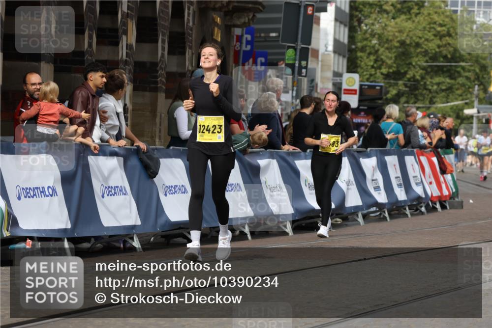 13.09.2026 - 21. swb-Marathon Bremen Strokosch-Dieckow http://msf.ph/oto/10390234 13.09.2026 11:12:51 Ziel 10213, 10354, 10406, 10743, 10874, 10875, 10909, 11090, 11716, 12234, 12327, 12497, 10804, 10893, 11357, 11606, 11627, 11671, 11832, 12050, 12060, 12393, 12418 meine-sportfotos.de