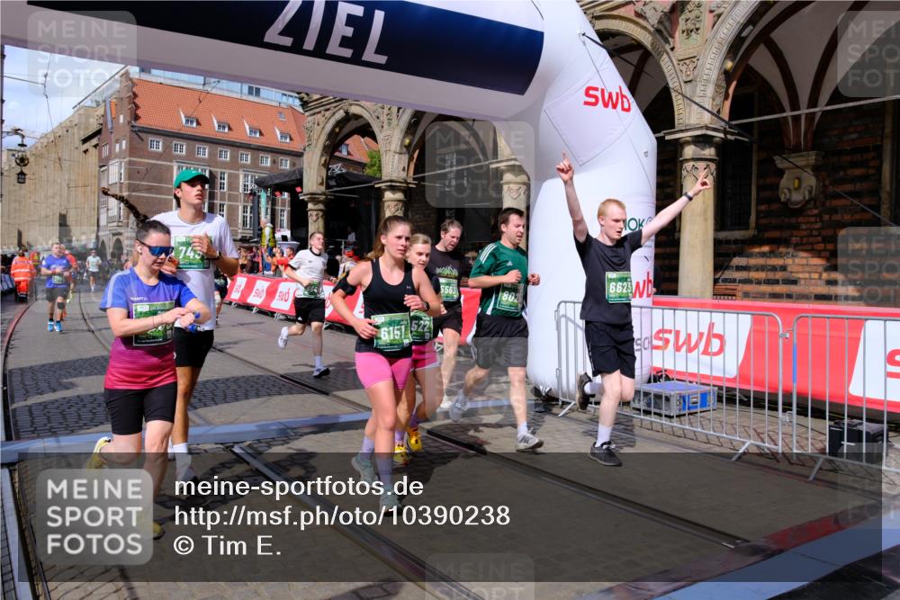 13.09.2026 - 21. swb-Marathon Bremen Tim E. http://msf.ph/oto/10390238 13.09.2026 13:34:19 Ziel 1364, 1656, 2355, 2727, 3162, 3389, 3522, 3632, 3790, 3984, 4613, 5341, 5513, 5563, 5587, 6090, 6151, 6350, 6509, 6623, 7047, 7113, 7303, 7354, 7431, 7897, 7988, 8025, 8512, 8641, 8910, 10058, 13118 meine-sportfotos.de