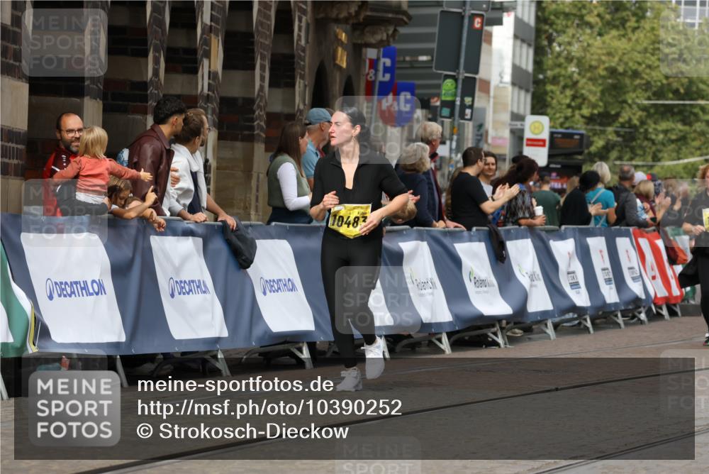 13.09.2026 - 21. swb-Marathon Bremen Strokosch-Dieckow http://msf.ph/oto/10390252 13.09.2026 11:12:54 Ziel 10354, 10406, 10743, 10874, 10875, 10909, 11090, 11657, 11716, 12234, 12327, 12497, 10804, 10893, 11357, 11606, 11627, 12050, 12060, 12393, 12418 meine-sportfotos.de