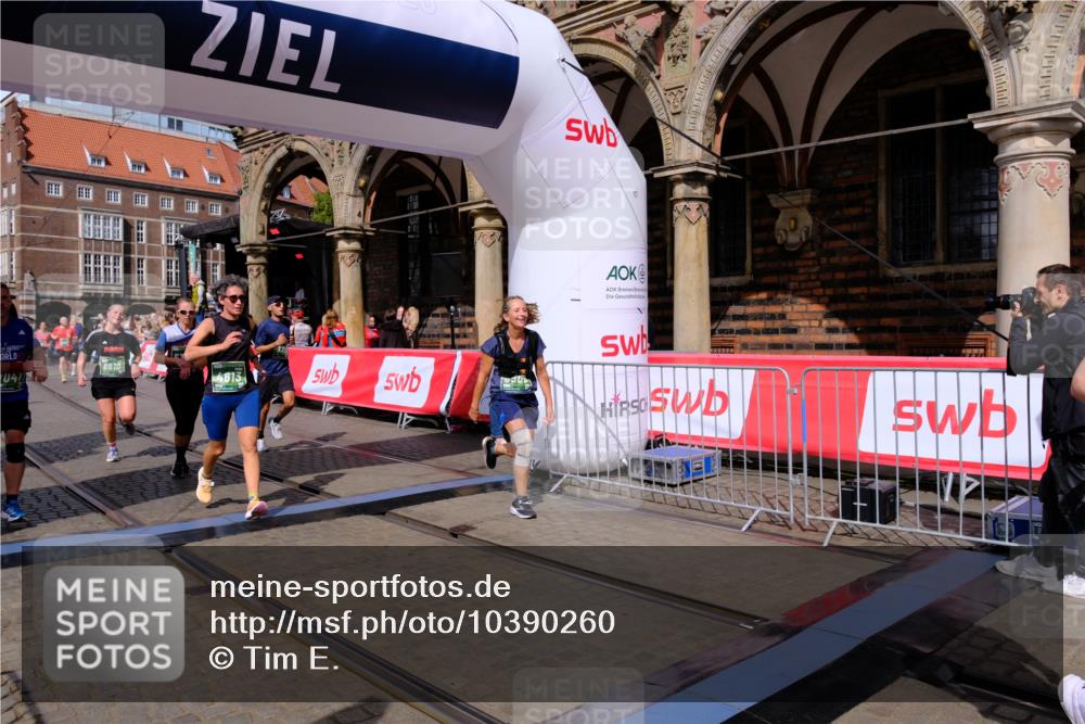 13.09.2026 - 21. swb-Marathon Bremen Tim E. http://msf.ph/oto/10390260 13.09.2026 13:34:22 Ziel 1364, 1656, 2355, 2464, 2727, 3162, 3389, 3522, 3632, 3790, 3984, 4613, 5265, 5341, 5489, 5563, 5587, 5768, 6090, 6151, 6350, 6405, 6509, 6623, 7047, 7113, 7303, 7431, 7897, 7988, 8025, 8512, 8641, 8870, 8910, 9905, 10058, 13118 meine-sportfotos.de