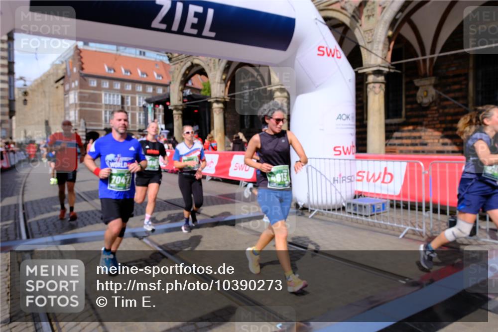 13.09.2026 - 21. swb-Marathon Bremen Tim E. http://msf.ph/oto/10390273 13.09.2026 13:34:23 Ziel 1364, 1656, 2355, 2464, 2727, 3162, 3389, 3522, 3632, 3790, 3984, 4613, 5265, 5341, 5489, 5563, 5768, 6090, 6151, 6350, 6405, 6509, 6623, 7047, 7113, 7303, 7431, 7897, 7988, 8025, 8641, 8870, 8910, 9905, 10058, 13118 meine-sportfotos.de