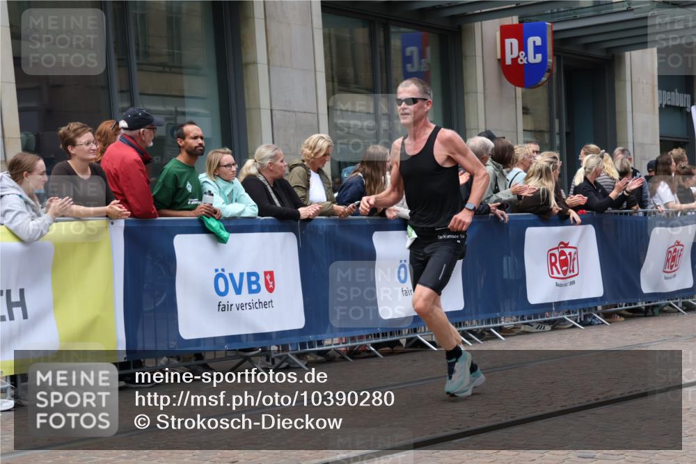 13.09.2026 - 21. swb-Marathon Bremen Strokosch-Dieckow http://msf.ph/oto/10390280 13.09.2026 13:02:36 Ziel 1381, 1795, 1850, 1862, 6918, 7265, 8319, 8325, 8331, 8756, 9200, 13237, 1795, 3609, 7841, 9583, 13237 meine-sportfotos.de