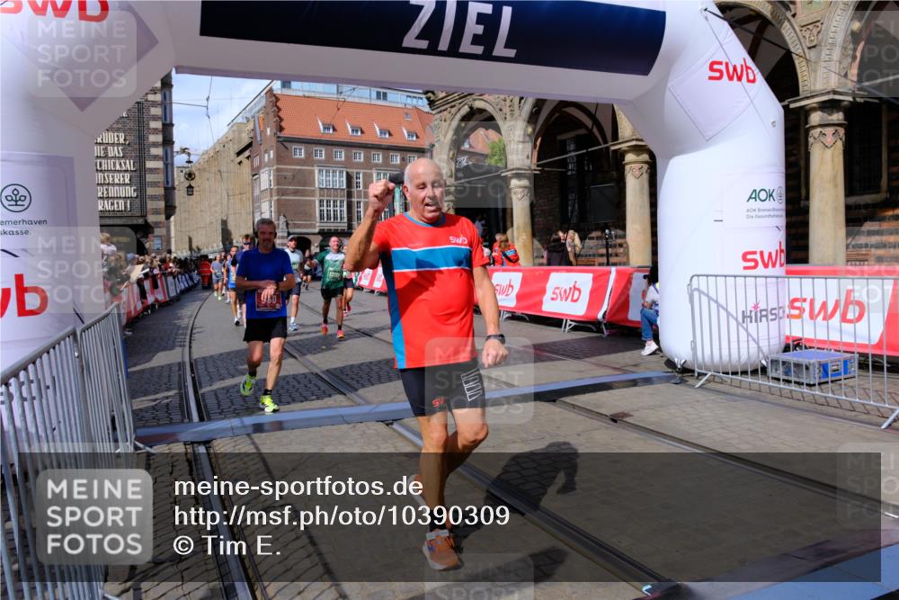 13.09.2026 - 21. swb-Marathon Bremen Tim E. http://msf.ph/oto/10390309 13.09.2026 13:34:26 Ziel 1364, 2355, 2464, 3162, 3632, 3790, 3984, 4613, 5265, 5341, 5489, 5563, 5768, 6090, 6350, 6405, 6509, 6623, 7047, 7113, 7303, 7431, 7696, 7897, 7988, 8025, 8641, 8870, 8910, 9094, 9100, 9402, 9905, 10058, 13118 meine-sportfotos.de
