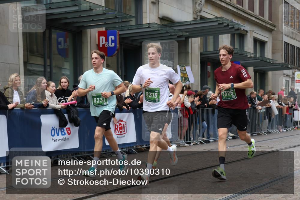 13.09.2026 - 21. swb-Marathon Bremen Strokosch-Dieckow http://msf.ph/oto/10390310 13.09.2026 13:02:43 Ziel 1381, 1862, 6918, 7265, 8319, 8325, 8331, 8756, 9200, 1795, 1850, 3609, 7841, 13237 meine-sportfotos.de