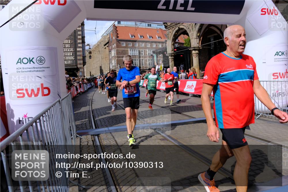 13.09.2026 - 21. swb-Marathon Bremen Tim E. http://msf.ph/oto/10390313 13.09.2026 13:34:27 Ziel 1364, 2355, 2464, 3162, 3632, 3636, 3790, 3984, 4613, 5147, 5265, 5341, 5489, 5768, 6090, 6350, 6405, 6509, 7047, 7113, 7303, 7696, 7897, 7988, 8641, 8870, 8910, 9094, 9100, 9402, 9905, 10058, 13118 meine-sportfotos.de