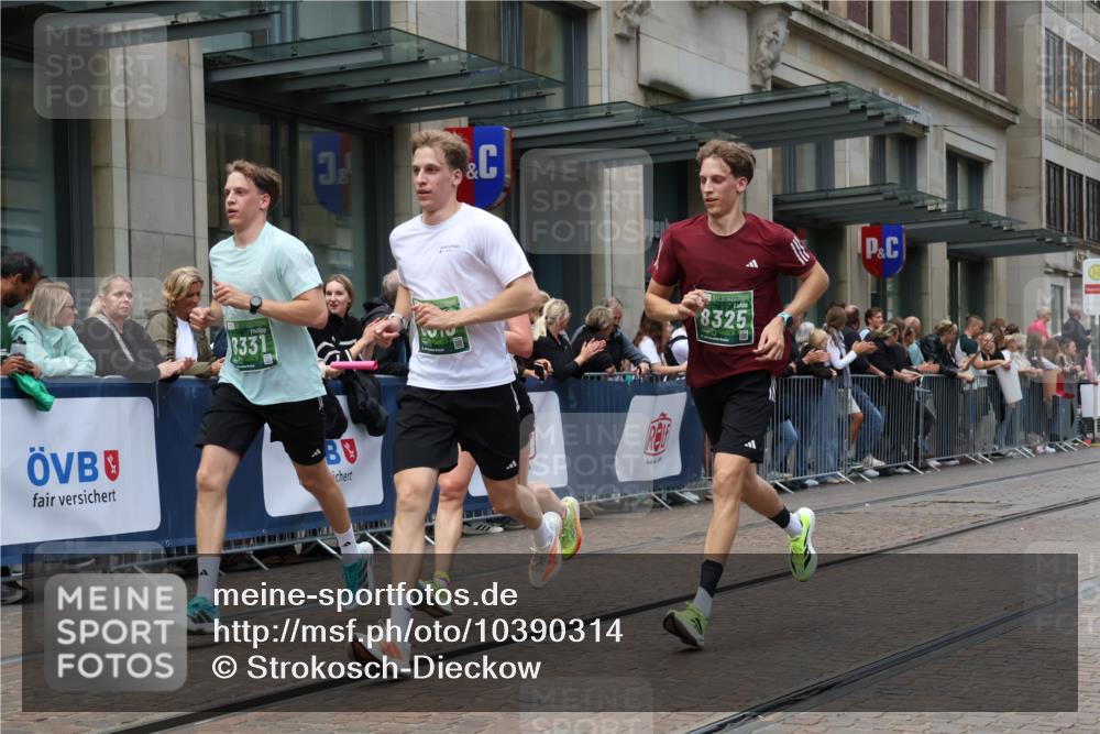 13.09.2026 - 21. swb-Marathon Bremen Strokosch-Dieckow http://msf.ph/oto/10390314 13.09.2026 13:02:43 Ziel 1381, 1862, 6918, 7265, 8319, 8325, 8331, 8756, 9200, 1795, 1850, 3609, 7841, 13237 meine-sportfotos.de