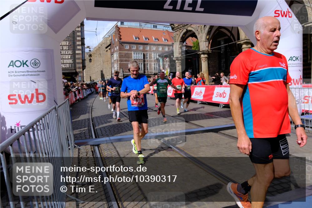 13.09.2026 - 21. swb-Marathon Bremen Tim E. http://msf.ph/oto/10390317 13.09.2026 13:34:27 Ziel 1364, 2355, 2464, 3162, 3632, 3636, 3790, 3984, 4613, 5147, 5265, 5341, 5489, 5768, 6090, 6350, 6405, 6509, 7047, 7113, 7303, 7696, 7897, 7988, 8641, 8870, 8910, 9094, 9100, 9402, 9905, 10058, 13118 meine-sportfotos.de