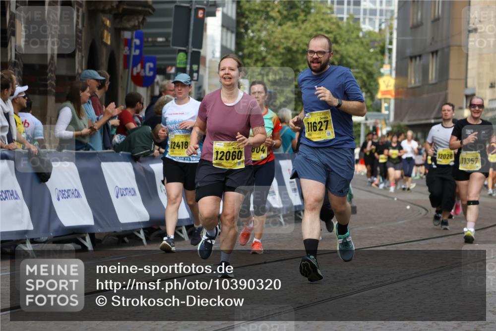 13.09.2026 - 21. swb-Marathon Bremen Strokosch-Dieckow http://msf.ph/oto/10390320 13.09.2026 11:13:07 Ziel 10354, 10483, 10743, 11657, 11671, 11832, 12234, 12423, 12497, 11048 meine-sportfotos.de