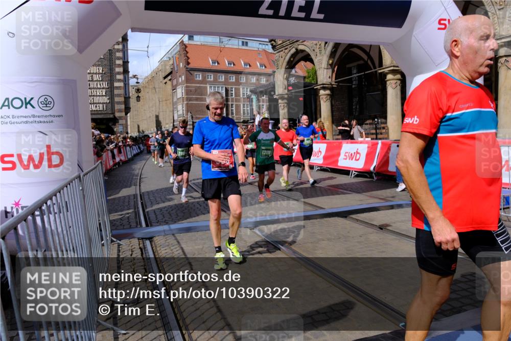 13.09.2026 - 21. swb-Marathon Bremen Tim E. http://msf.ph/oto/10390322 13.09.2026 13:34:27 Ziel 1364, 2355, 2464, 3162, 3632, 3636, 3790, 3984, 4613, 5147, 5265, 5341, 5489, 5768, 6090, 6350, 6405, 6509, 7047, 7113, 7303, 7696, 7897, 7988, 8641, 8870, 8910, 9094, 9100, 9402, 9905, 10058, 13118 meine-sportfotos.de