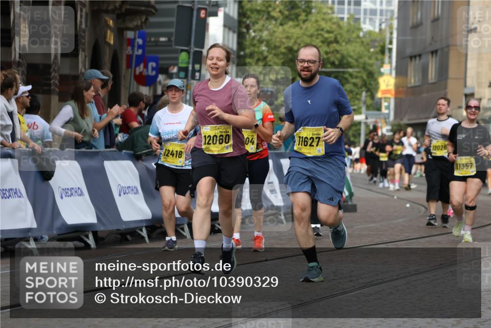13.09.2026 - 21. swb-Marathon Bremen Strokosch-Dieckow http://msf.ph/oto/10390329 13.09.2026 11:13:07 Ziel 10354, 10483, 10743, 11657, 11671, 11832, 12234, 12423, 12497, 11048 meine-sportfotos.de