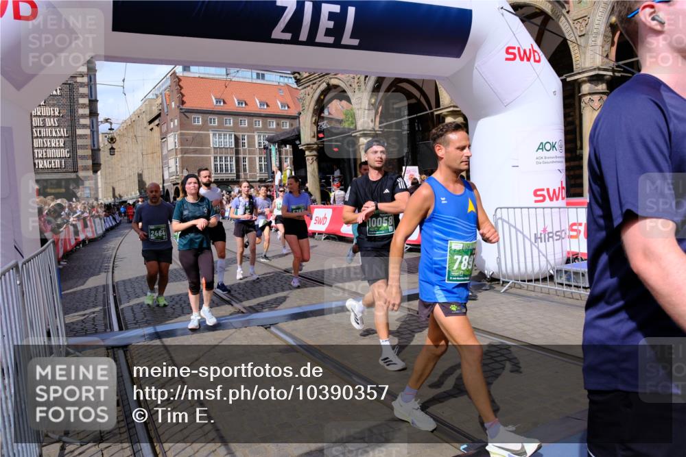 13.09.2026 - 21. swb-Marathon Bremen Tim E. http://msf.ph/oto/10390357 13.09.2026 13:34:32 Ziel 682, 911, 1364, 2355, 2464, 3068, 3162, 3214, 3632, 3636, 3984, 4112, 5147, 5265, 5489, 5768, 6090, 6350, 6405, 7113, 7696, 7897, 7988, 8870, 9094, 9100, 9402, 9453, 9905, 10058, 13118 meine-sportfotos.de