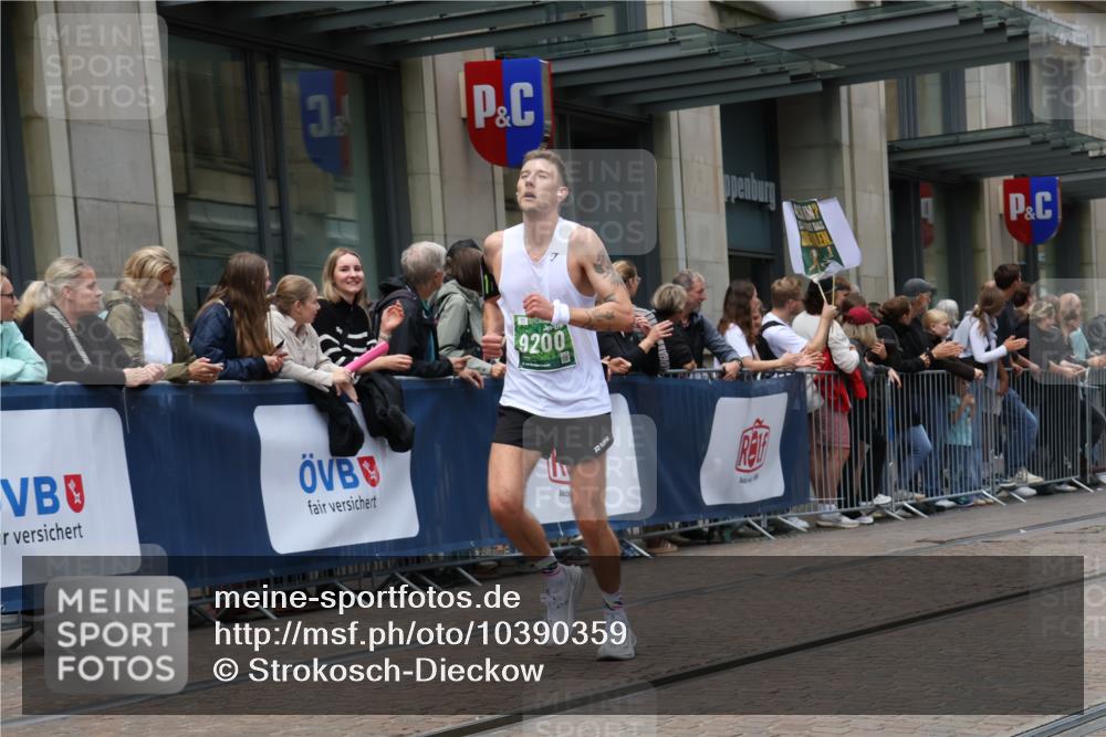 13.09.2026 - 21. swb-Marathon Bremen Strokosch-Dieckow http://msf.ph/oto/10390359 13.09.2026 13:02:50 Ziel 1862, 7206, 7478, 8028, 8319, 8325, 8331, 8756, 9200, 1381, 1795, 1850, 1862, 3609, 6918, 7265, 7841, 13237 meine-sportfotos.de