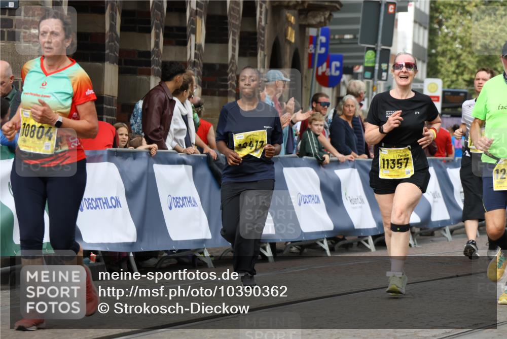 13.09.2026 - 21. swb-Marathon Bremen Strokosch-Dieckow http://msf.ph/oto/10390362 13.09.2026 11:13:12 Ziel 10483, 10893, 11606, 11627, 11657, 11671, 11832, 12050, 12060, 12423, 11670, 12460, 12521 meine-sportfotos.de