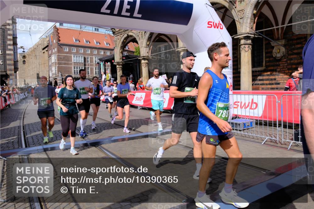 13.09.2026 - 21. swb-Marathon Bremen Tim E. http://msf.ph/oto/10390365 13.09.2026 13:34:32 Ziel 682, 911, 1364, 2355, 2464, 3068, 3162, 3214, 3632, 3636, 3984, 4112, 5147, 5265, 5489, 5768, 6090, 6350, 6405, 7113, 7696, 7897, 7988, 8870, 9094, 9100, 9402, 9453, 9905, 10058, 13118 meine-sportfotos.de