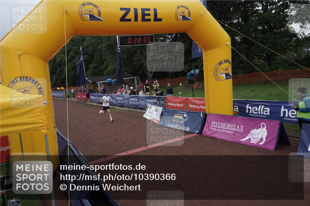 13.09.2026 - Airport Race Dennis Weichert http://msf.ph/oto/10390366 13.09.2026 10:23:10 Ziel 5128, 5282, 5286 meine-sportfotos.de