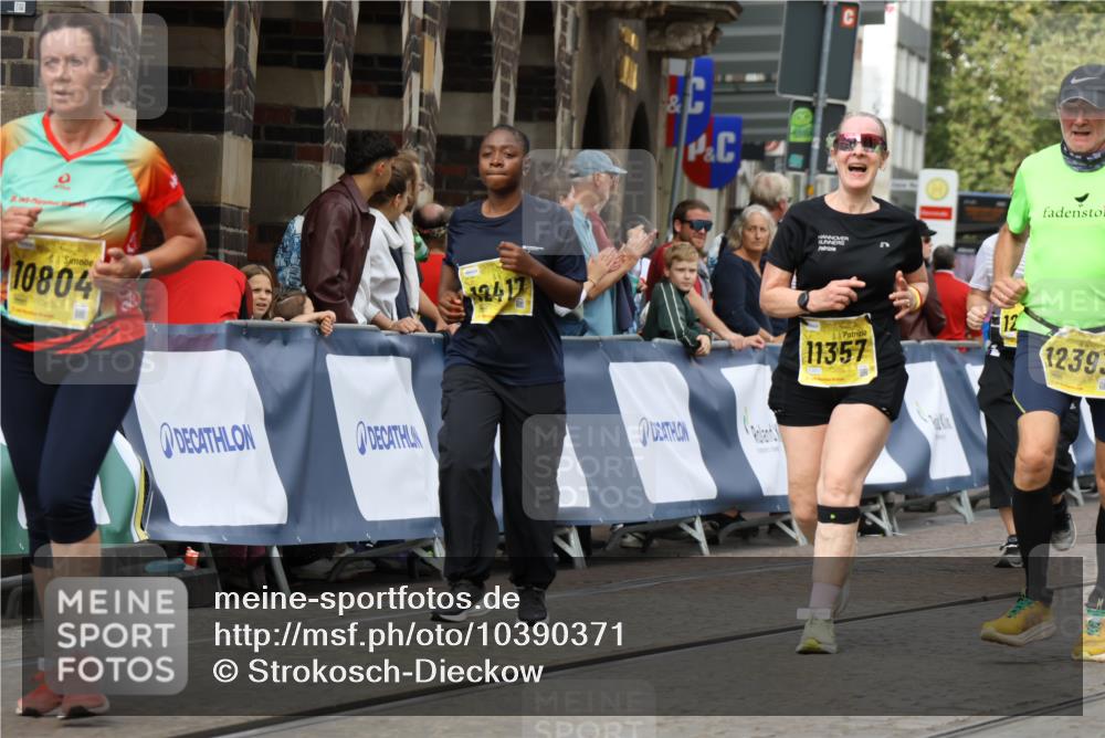 13.09.2026 - 21. swb-Marathon Bremen Strokosch-Dieckow http://msf.ph/oto/10390371 13.09.2026 11:13:12 Ziel 10483, 10893, 11606, 11627, 11657, 11671, 11832, 12050, 12060, 12423, 11670, 12460, 12521 meine-sportfotos.de