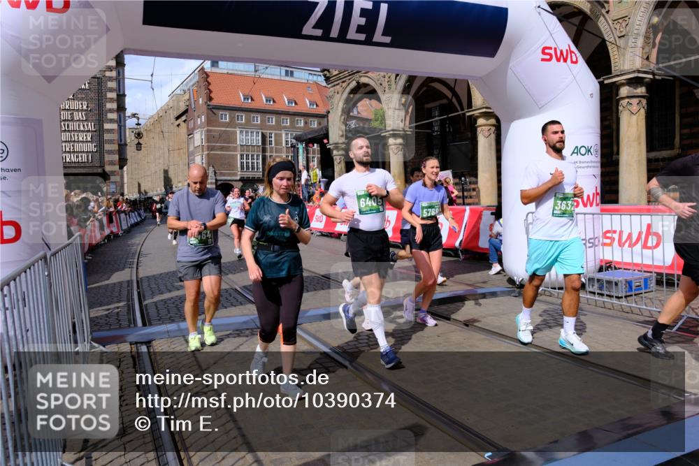 13.09.2026 - 21. swb-Marathon Bremen Tim E. http://msf.ph/oto/10390374 13.09.2026 13:34:33 Ziel 682, 911, 1364, 2355, 2464, 3068, 3162, 3214, 3632, 3636, 3984, 4112, 5147, 5265, 5489, 5768, 5852, 6090, 6350, 6405, 7113, 7696, 7746, 7897, 7988, 8870, 9094, 9100, 9402, 9453, 9802, 9905, 10058, 13118 meine-sportfotos.de