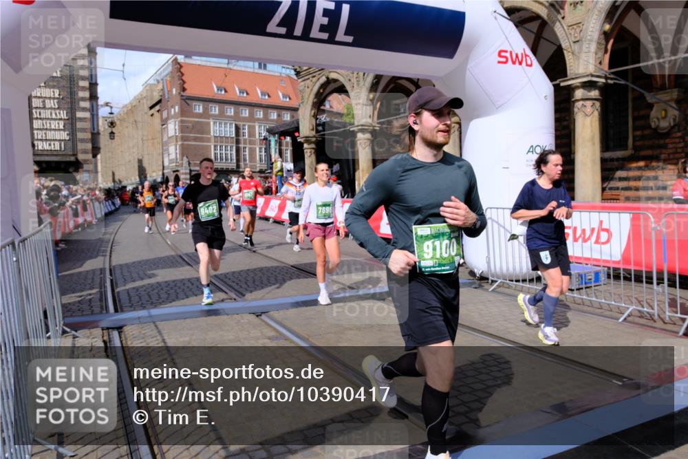13.09.2026 - 21. swb-Marathon Bremen Tim E. http://msf.ph/oto/10390417 13.09.2026 13:34:38 Ziel 682, 784, 911, 1307, 2215, 2464, 3029, 3068, 3214, 3632, 3636, 3890, 4112, 4616, 5147, 5265, 5489, 5566, 5768, 5852, 6255, 6350, 6405, 7113, 7696, 7746, 7962, 8870, 9094, 9100, 9402, 9453, 9802, 9905, 10058, 13112 meine-sportfotos.de