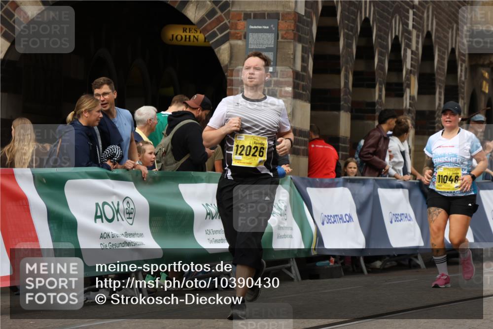13.09.2026 - 21. swb-Marathon Bremen Strokosch-Dieckow http://msf.ph/oto/10390430 13.09.2026 11:13:17 Ziel 10483, 10804, 10893, 11357, 11606, 11627, 11671, 11832, 12050, 12060, 12393, 12418, 12423, 10484, 10545, 10883, 11392, 11670, 11954, 12280, 12460, 12521 meine-sportfotos.de