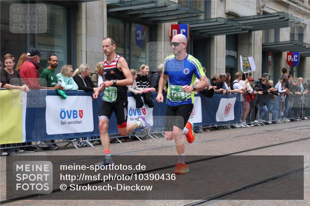 13.09.2026 - 21. swb-Marathon Bremen Strokosch-Dieckow http://msf.ph/oto/10390436 13.09.2026 13:03:04 Ziel 1372, 1950, 7206, 7478, 7715, 8028, 1381, 1850, 1862, 6918, 7265, 8319, 8325, 8331, 8756, 9200 meine-sportfotos.de