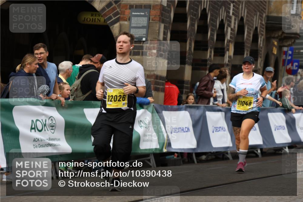 13.09.2026 - 21. swb-Marathon Bremen Strokosch-Dieckow http://msf.ph/oto/10390438 13.09.2026 11:13:18 Ziel 10483, 10804, 10893, 11357, 11606, 11627, 11671, 11832, 12050, 12060, 12393, 12418, 12423, 10484, 10545, 10883, 11392, 11670, 11954, 12280, 12460, 12521 meine-sportfotos.de
