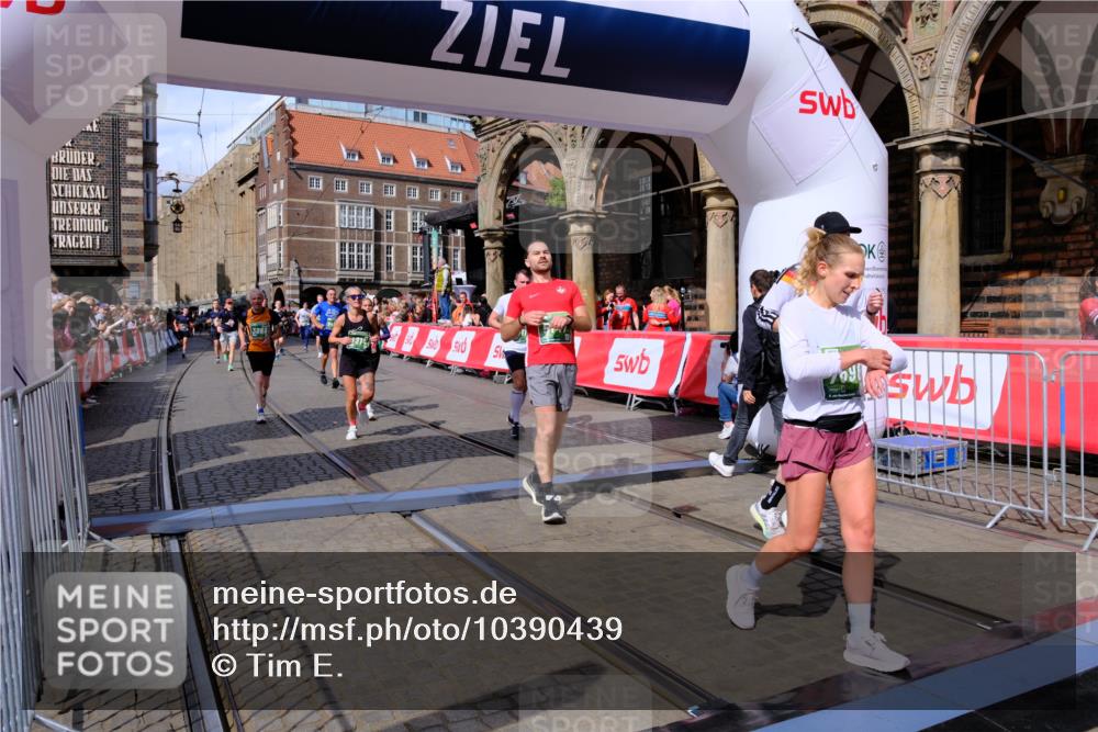 13.09.2026 - 21. swb-Marathon Bremen Tim E. http://msf.ph/oto/10390439 13.09.2026 13:34:41 Ziel 682, 784, 809, 911, 1307, 2215, 3029, 3068, 3214, 3318, 3409, 3636, 3890, 4112, 4616, 5147, 5265, 5566, 5852, 6255, 7168, 7696, 7746, 7962, 8381, 8870, 9094, 9100, 9402, 9453, 9802, 9905, 13112 meine-sportfotos.de