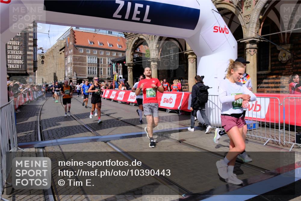 13.09.2026 - 21. swb-Marathon Bremen Tim E. http://msf.ph/oto/10390443 13.09.2026 13:34:41 Ziel 682, 784, 809, 911, 1307, 2215, 3029, 3068, 3214, 3318, 3409, 3636, 3890, 4112, 4616, 5147, 5265, 5566, 5852, 6255, 7168, 7696, 7746, 7962, 8381, 8870, 9094, 9100, 9402, 9453, 9802, 9905, 13112 meine-sportfotos.de
