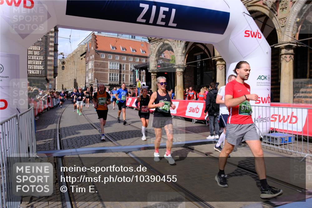 13.09.2026 - 21. swb-Marathon Bremen Tim E. http://msf.ph/oto/10390455 13.09.2026 13:34:42 Ziel 682, 784, 809, 911, 1307, 1871, 2215, 3029, 3068, 3214, 3318, 3409, 3636, 3890, 4112, 4616, 5147, 5488, 5566, 5852, 6255, 7168, 7696, 7746, 7962, 8381, 8870, 9094, 9100, 9402, 9453, 9802, 13112 meine-sportfotos.de