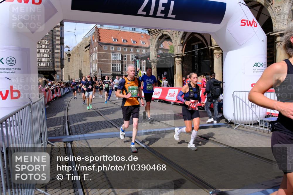 13.09.2026 - 21. swb-Marathon Bremen Tim E. http://msf.ph/oto/10390468 13.09.2026 13:34:43 Ziel 682, 784, 809, 911, 1307, 1871, 2215, 3029, 3068, 3214, 3318, 3409, 3636, 3890, 4112, 4616, 5147, 5488, 5566, 5852, 6255, 7168, 7696, 7746, 7962, 8381, 9094, 9100, 9402, 9453, 9751, 9802, 13112 meine-sportfotos.de