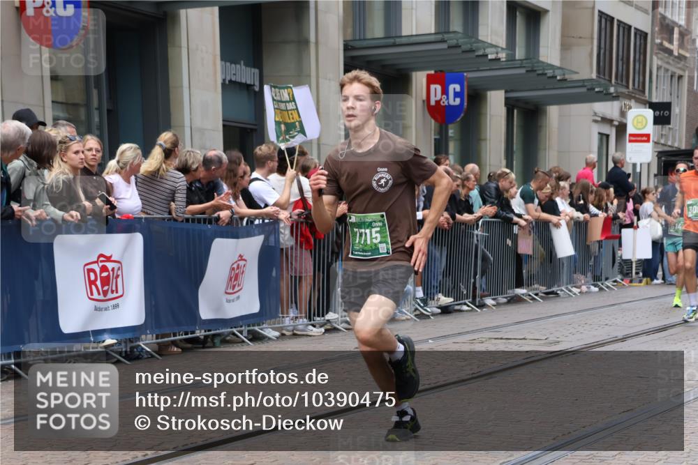 13.09.2026 - 21. swb-Marathon Bremen Strokosch-Dieckow http://msf.ph/oto/10390475 13.09.2026 13:03:18 Ziel 1090, 1372, 1587, 1950, 3092, 5024, 5143, 5719, 6973, 7715, 7206, 7478, 8028, 8331, 8756, 9200 meine-sportfotos.de