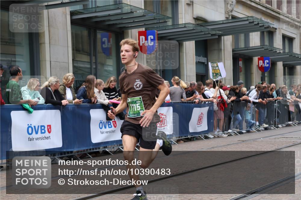 13.09.2026 - 21. swb-Marathon Bremen Strokosch-Dieckow http://msf.ph/oto/10390483 13.09.2026 13:03:19 Ziel 1090, 1372, 1587, 1950, 3092, 5024, 5143, 5719, 6973, 7715, 8096, 7206, 7478, 8028, 8756, 9200 meine-sportfotos.de