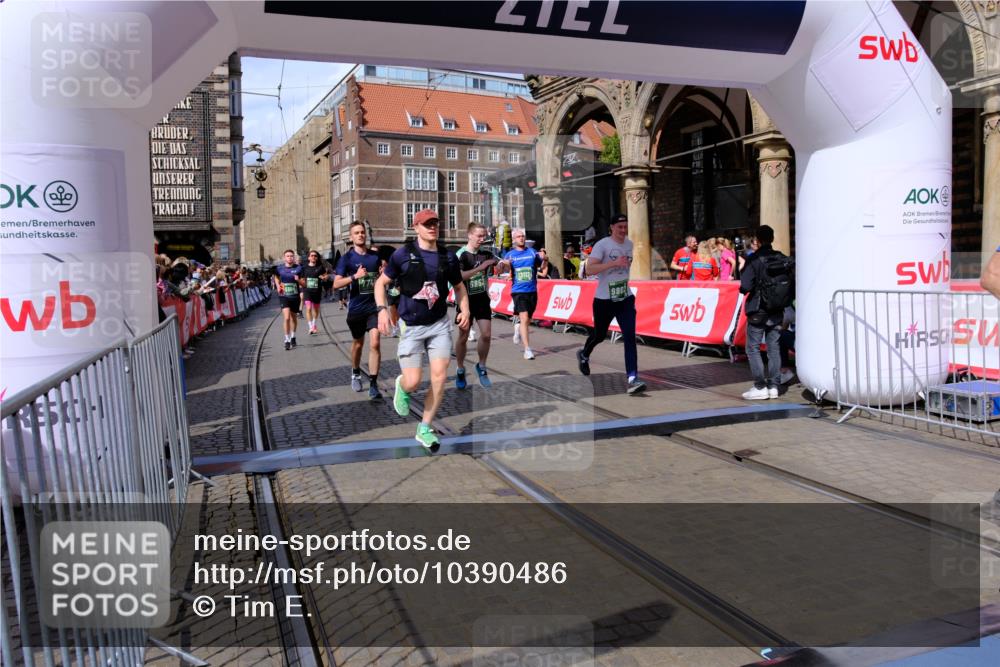 13.09.2026 - 21. swb-Marathon Bremen Tim E. http://msf.ph/oto/10390486 13.09.2026 13:34:45 Ziel 682, 784, 809, 911, 1307, 1871, 2215, 3029, 3068, 3214, 3318, 3409, 3636, 3890, 4112, 4537, 4616, 5147, 5488, 5566, 5852, 6255, 7168, 7696, 7746, 7962, 8381, 8453, 9094, 9402, 9453, 9751, 9802, 13112 meine-sportfotos.de