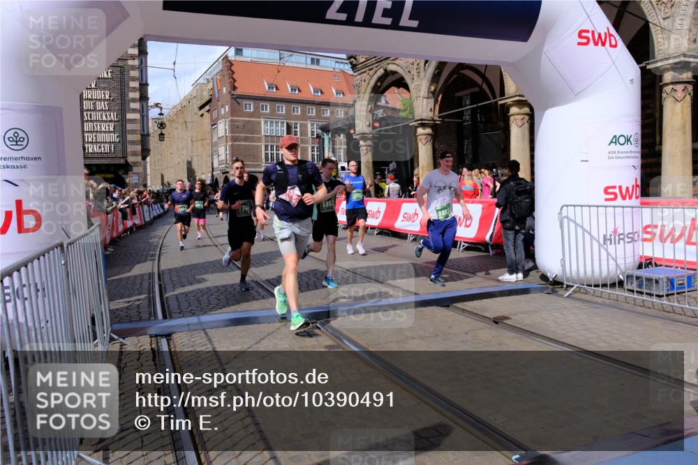 13.09.2026 - 21. swb-Marathon Bremen Tim E. http://msf.ph/oto/10390491 13.09.2026 13:34:45 Ziel 682, 784, 809, 911, 1307, 1871, 2215, 3029, 3068, 3214, 3318, 3409, 3636, 3890, 4112, 4537, 4616, 5147, 5488, 5566, 5852, 6255, 7168, 7696, 7746, 7962, 8381, 8453, 9094, 9402, 9453, 9751, 9802, 13112 meine-sportfotos.de