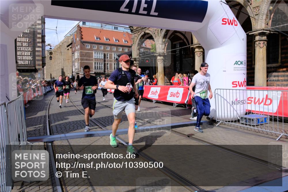 13.09.2026 - 21. swb-Marathon Bremen Tim E. http://msf.ph/oto/10390500 13.09.2026 13:34:46 Ziel 682, 784, 809, 911, 1307, 1395, 1871, 2215, 3029, 3052, 3058, 3068, 3214, 3318, 3388, 3409, 3636, 3890, 4112, 4537, 4616, 5147, 5488, 5566, 5760, 5852, 6255, 7168, 7746, 7833, 7962, 8381, 8453, 9402, 9453, 9751, 9802, 13112 meine-sportfotos.de